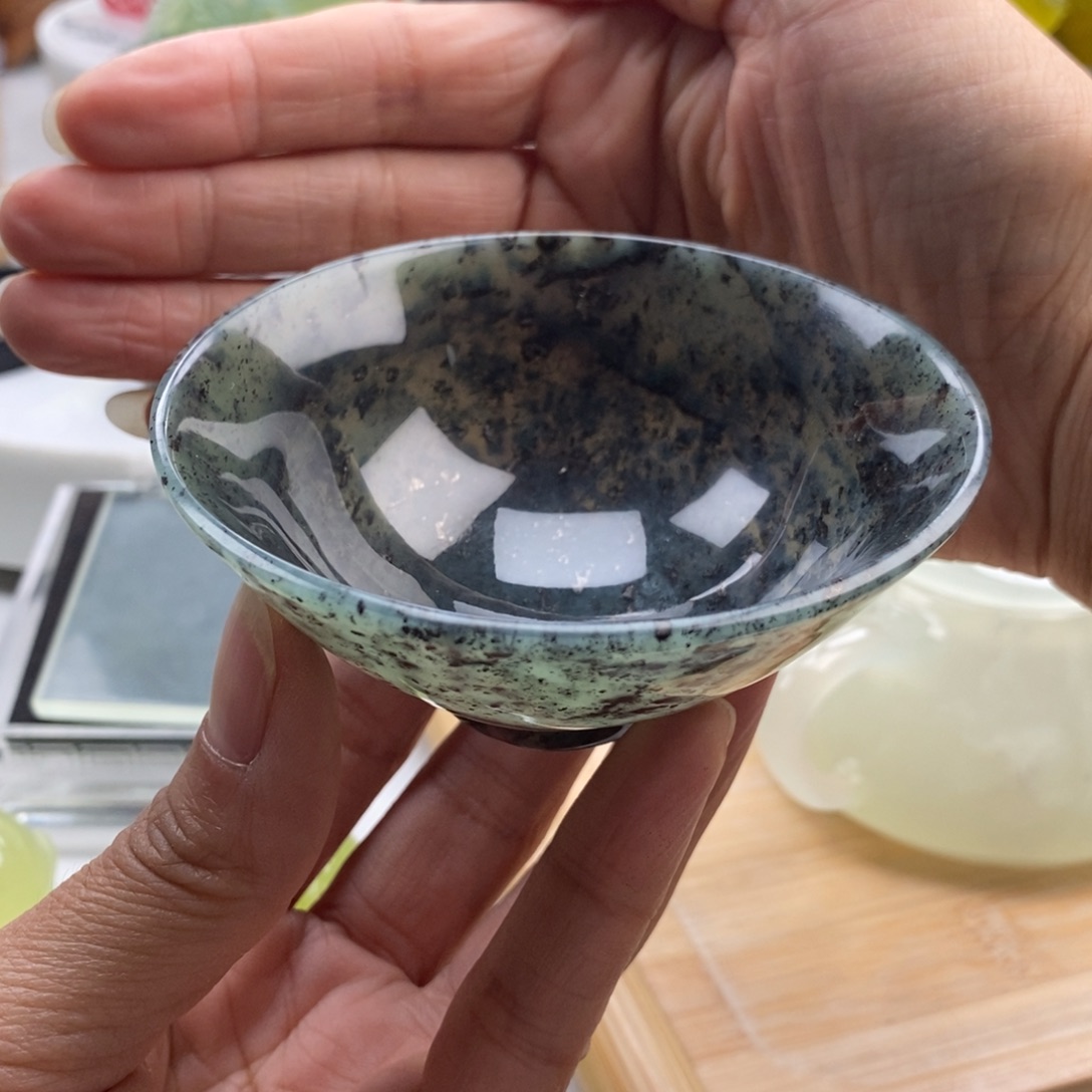 岫玉未镶嵌四大名玉茶杯