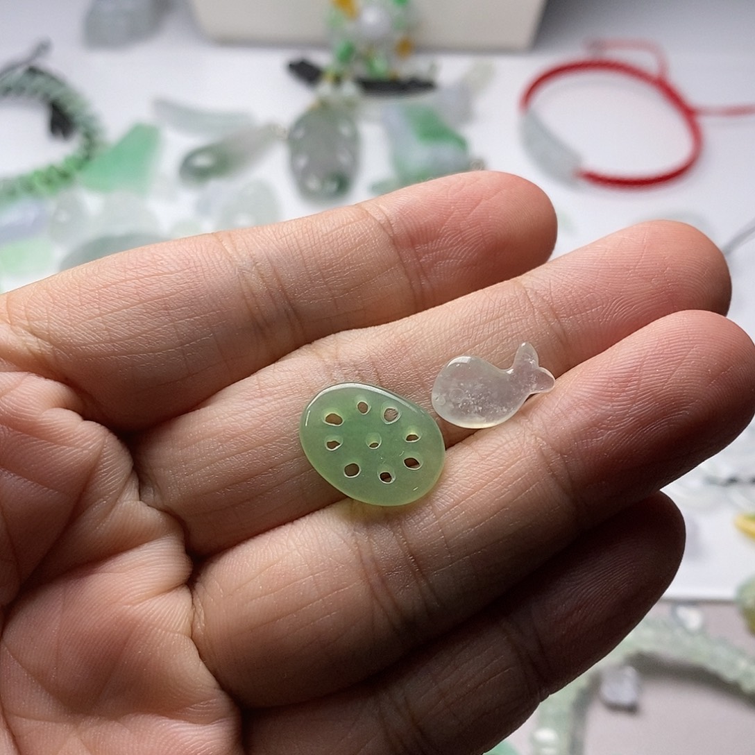 美***云翡翠未镶嵌颈饰天然翡翠