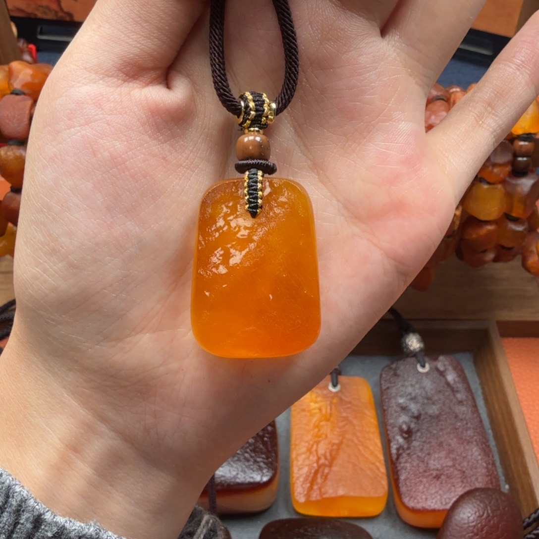 蜜蜡未镶嵌吊坠(赠链)