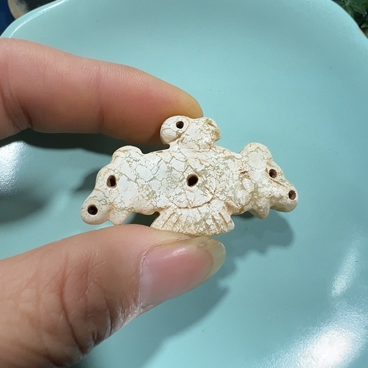 透闪石质玉未镶嵌挂件