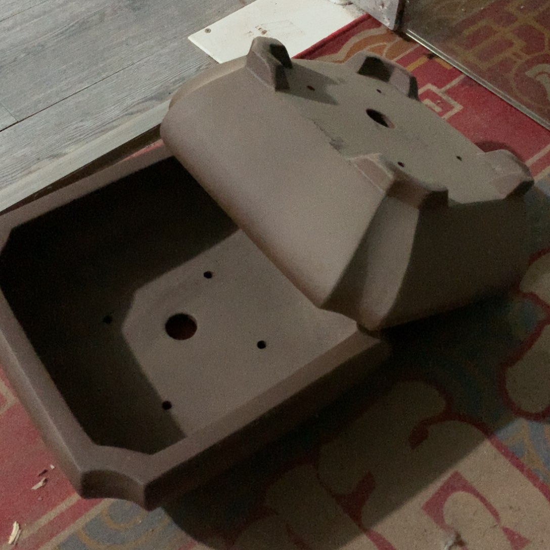 宜兴紫砂花盆一对