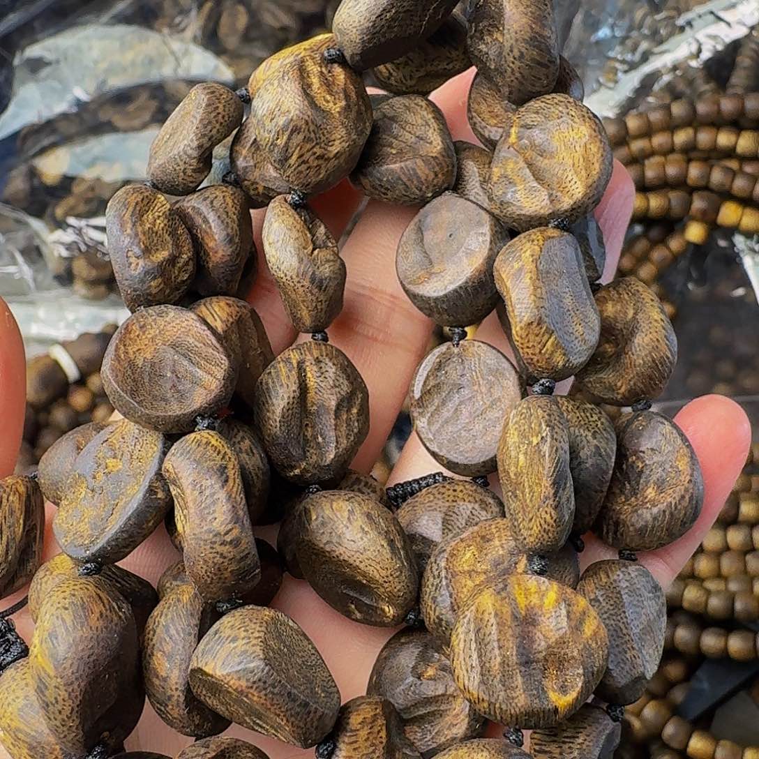 沉香手串沉水树丁60克