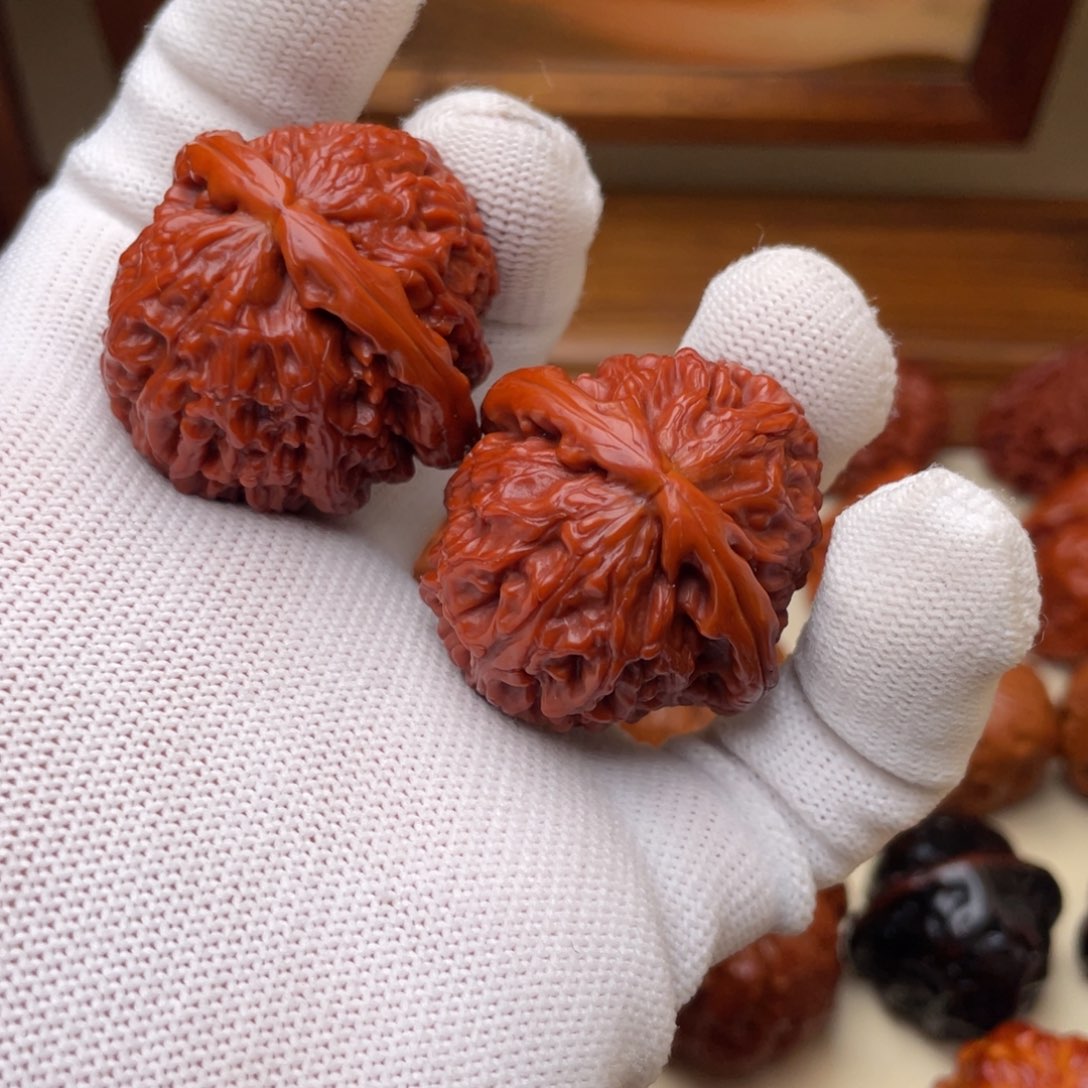 文玩核桃把件白狮子 37