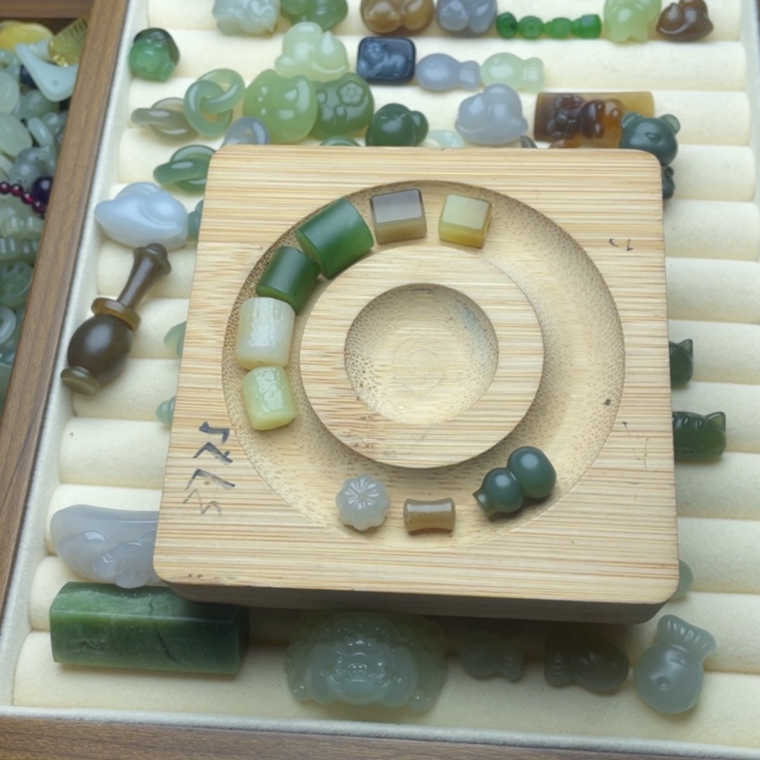 未镶嵌手绳和田玉轩*