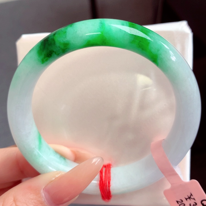 翡翠未镶嵌手镯翡翠