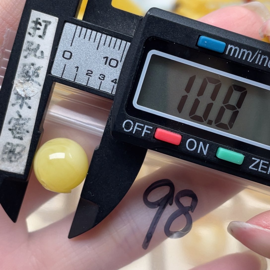 蜜蜡裸石未镶嵌蜜蜡