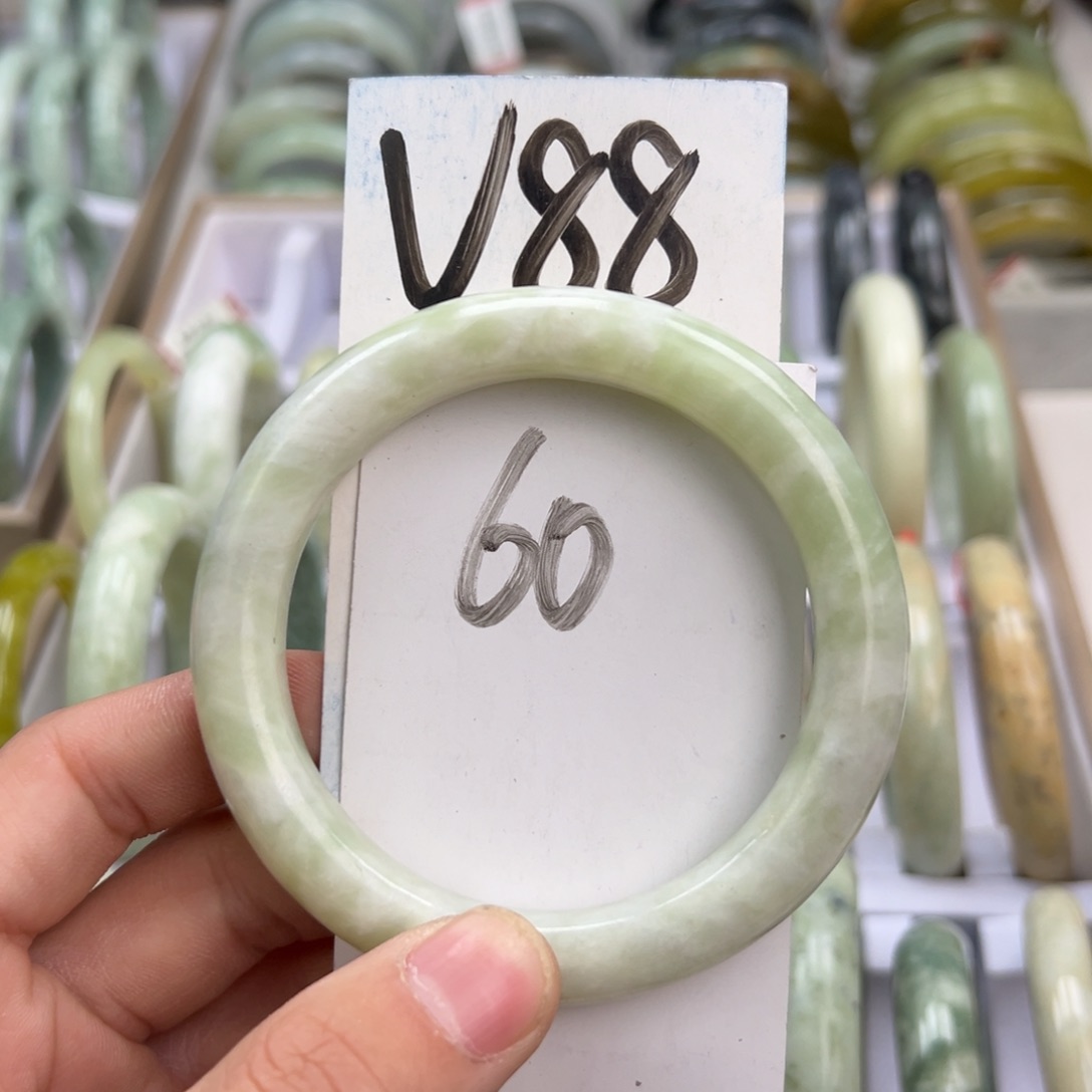 岫玉手镯未镶嵌天然岫玉微瑕