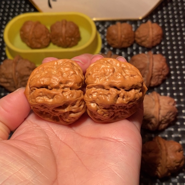 把件文玩核桃四开八腿三角箭毒蛙