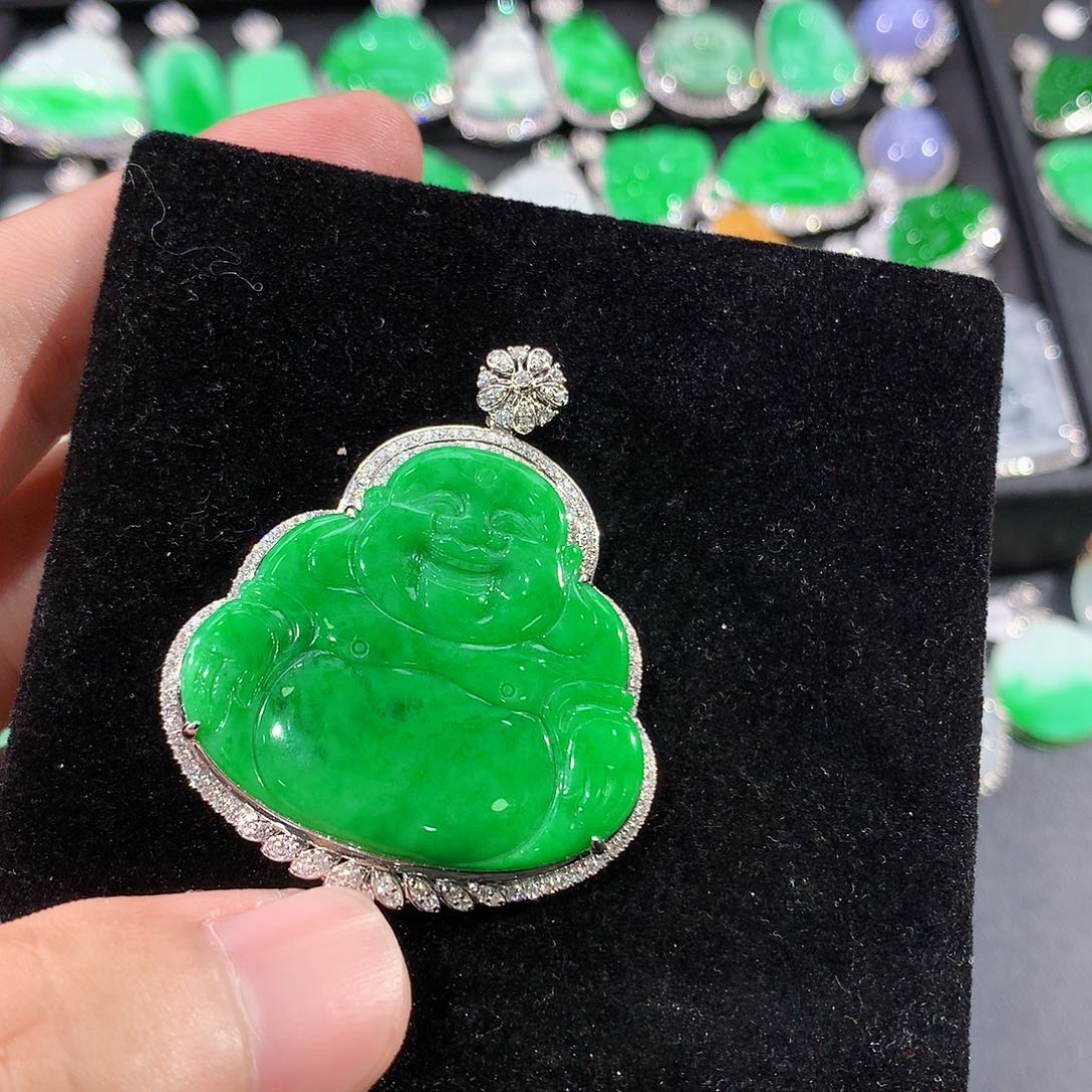 翡翠18K金镶嵌颈饰