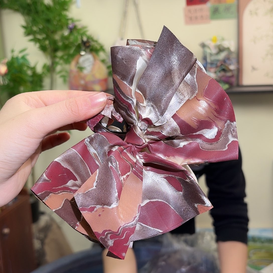 PU蝴蝶结抓夹54缎面