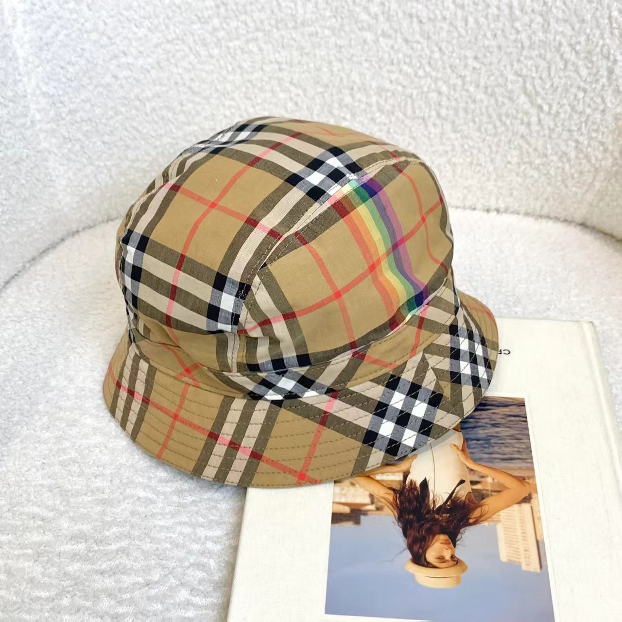 99新 BURBERRY/博柏利  壹臻/经典格纹彩虹渔夫帽 23089440