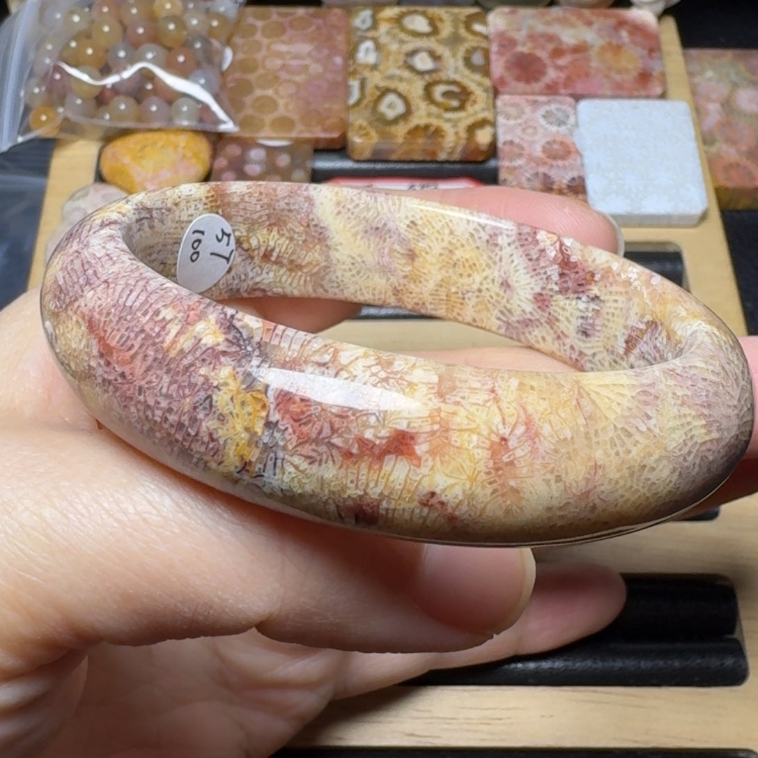 硅化玉57紫红黄凤尾，可盘未镶嵌