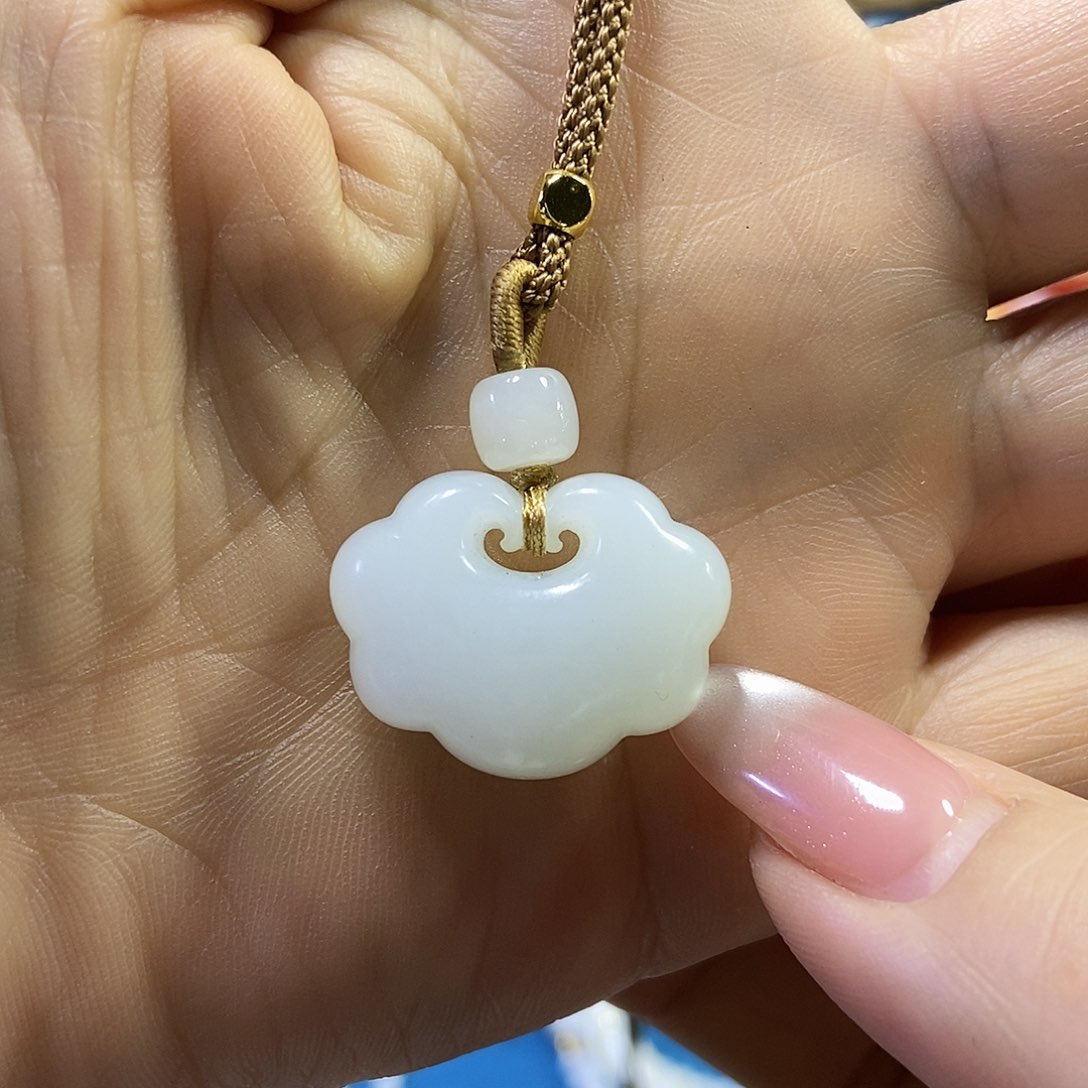 颈饰未镶嵌和田玉