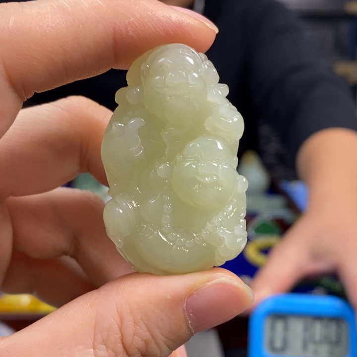 j***u和田玉未镶嵌颈饰