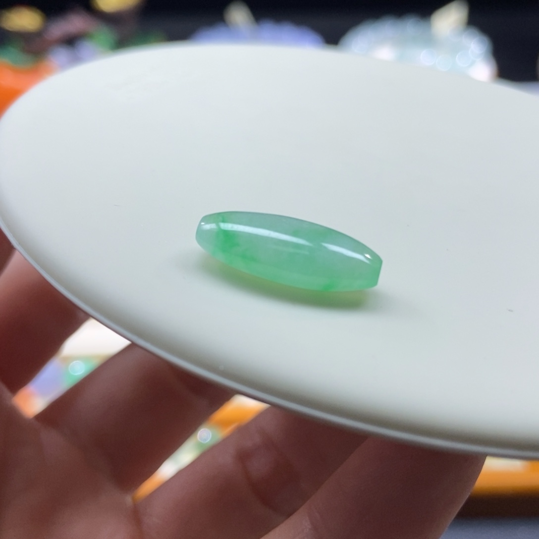 翡翠颈饰未镶嵌冰绿橄榄扁珠