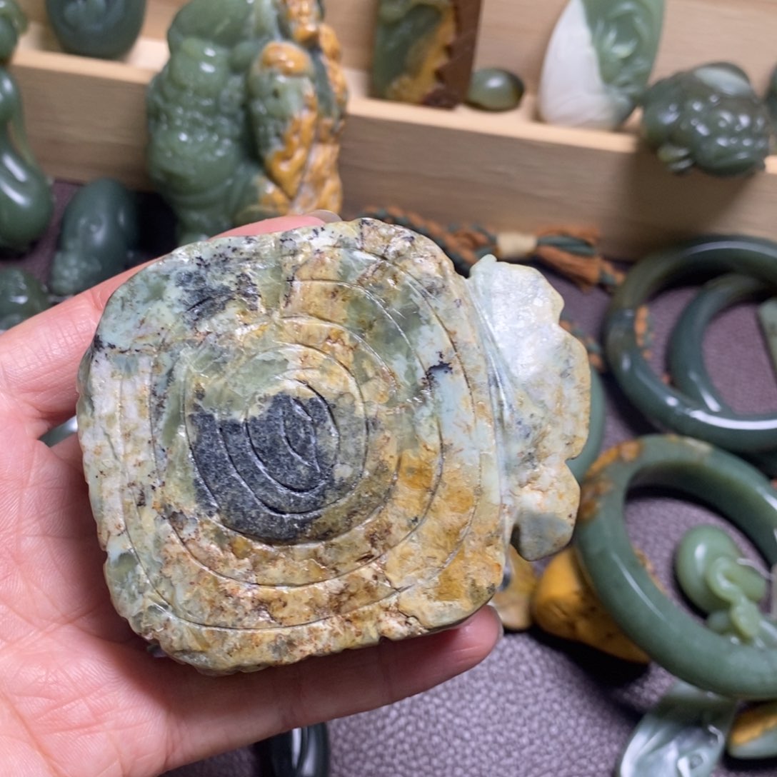 岫岩河磨玉（透闪石质玉）无未镶嵌