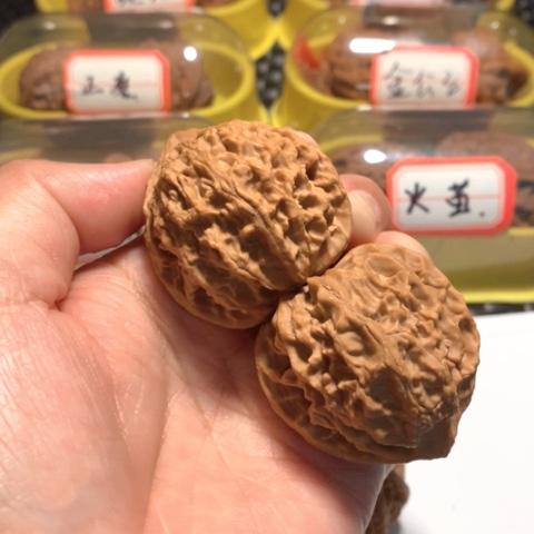 文玩核桃吊坠一**！野生