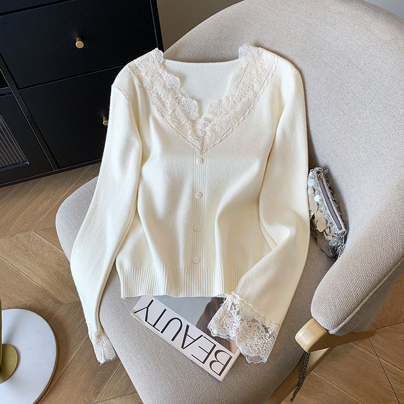 2025年春装新款女装蕾丝针织打底衫内搭可外穿法式毛衣短款上衣