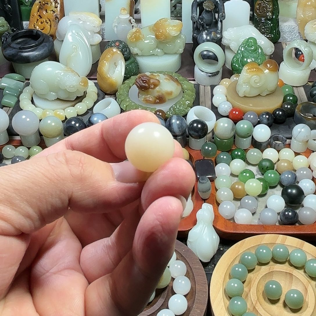 和田玉珠子未镶嵌心*