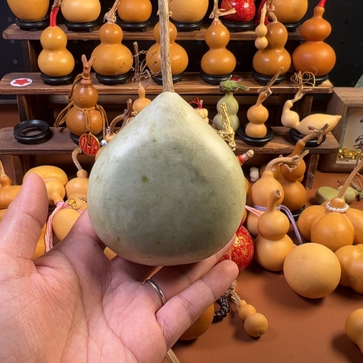 夹扁葫芦爱心全品手把件