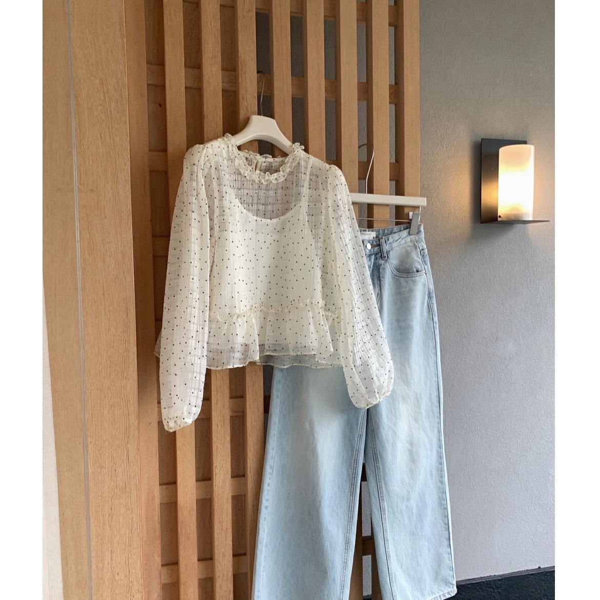 璎婲sᴀᴋᴜʀᴀ【雏菊信筏】图韩系温柔木耳边波点吊带两件套长袖衬衫