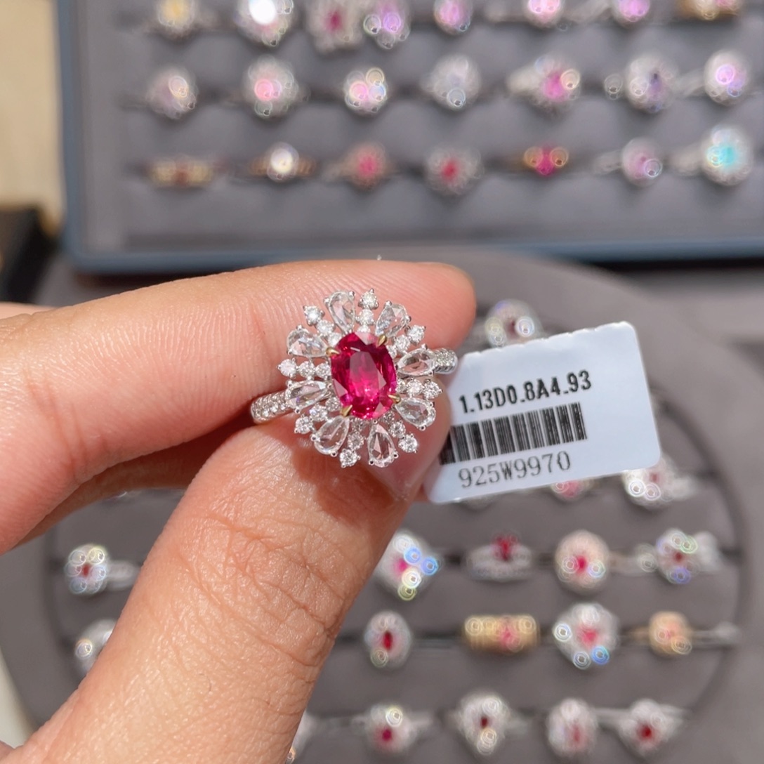 红宝石戒指18K金镶嵌1.13ct 无烧红宝