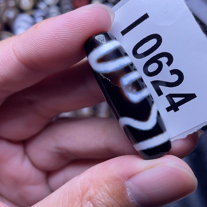 玛瑙/玉髓颈饰未镶嵌瑕疵裂