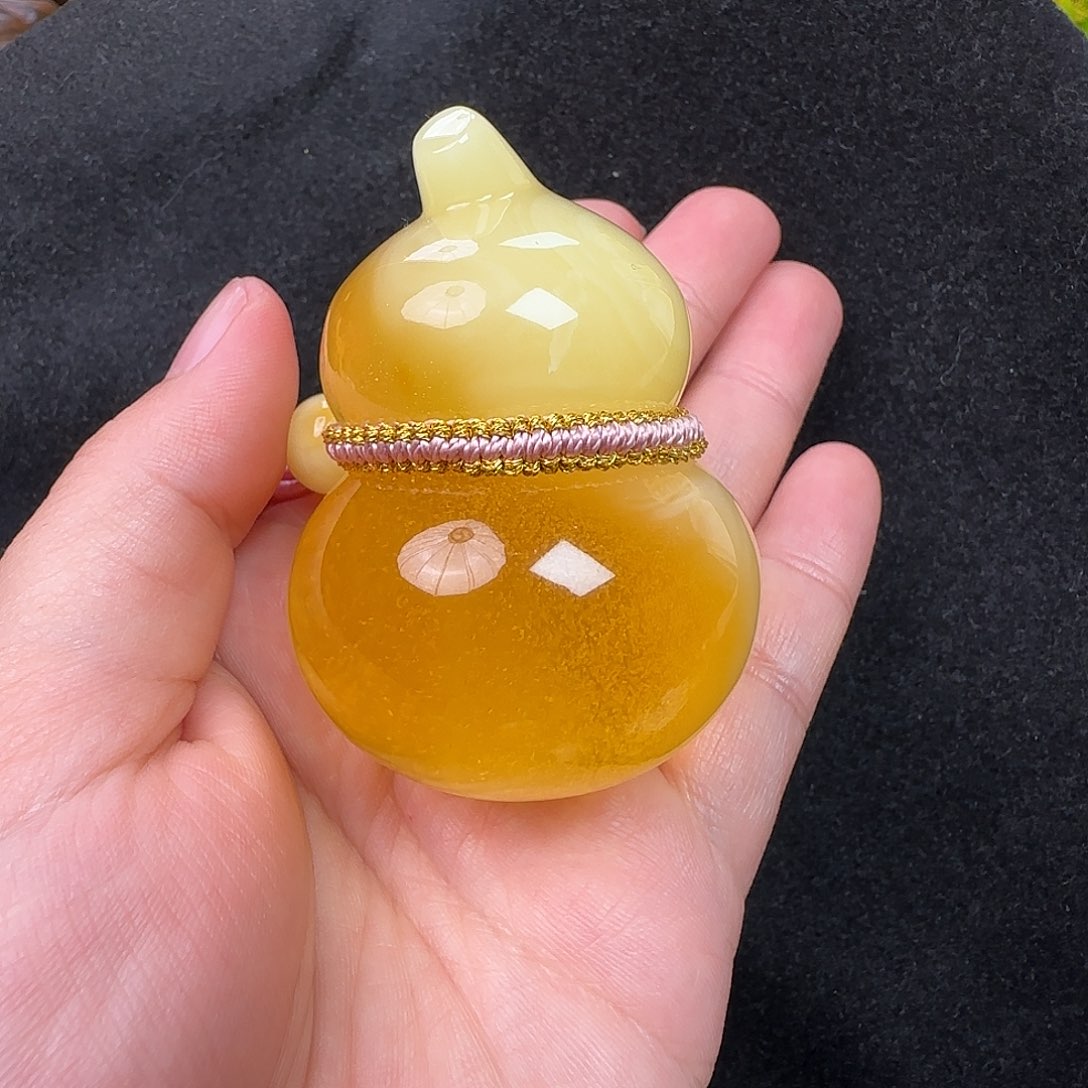 蜜蜡未镶嵌珠宝奇石