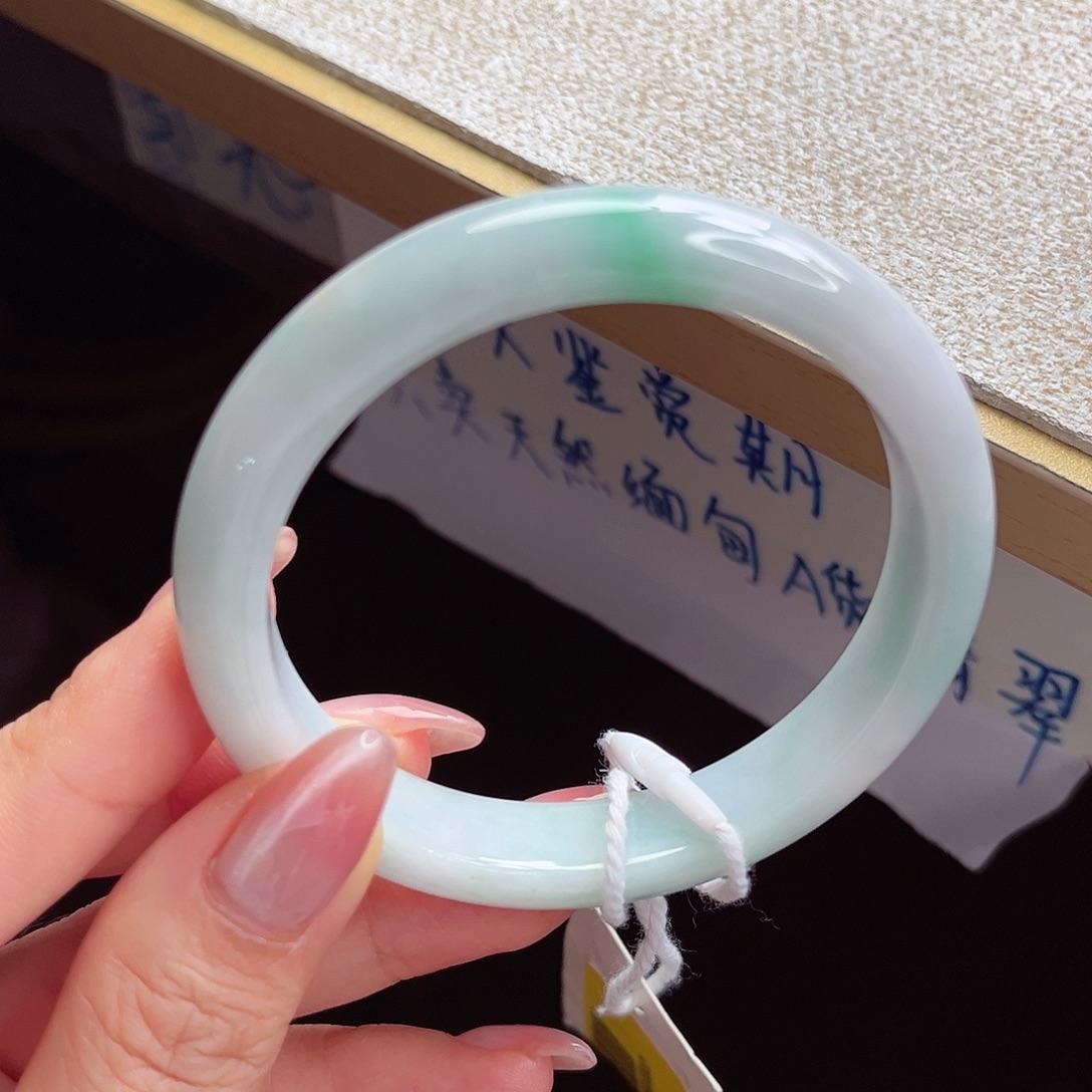 翡翠未镶嵌手镯手镯