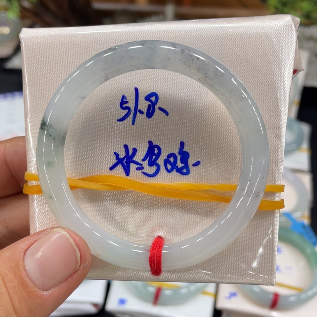 翡翠未镶嵌手镯翡翠