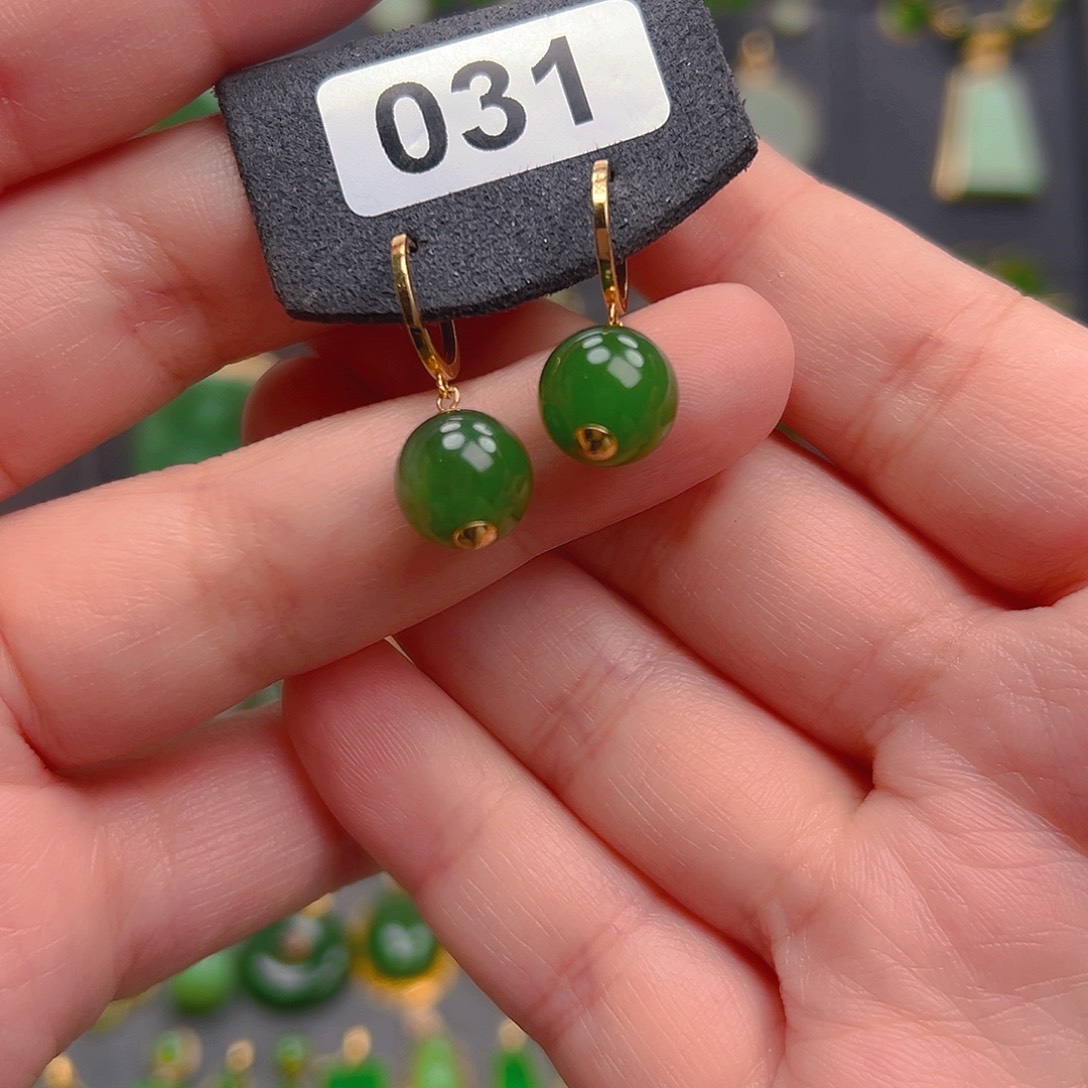 和田玉18K金镶嵌耳饰