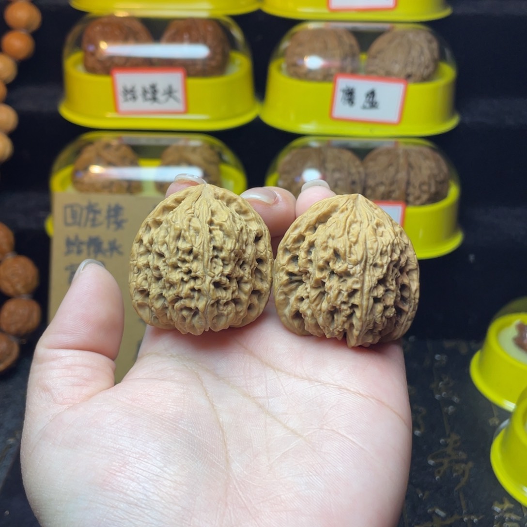 文玩核桃吊坠南疆石38尺