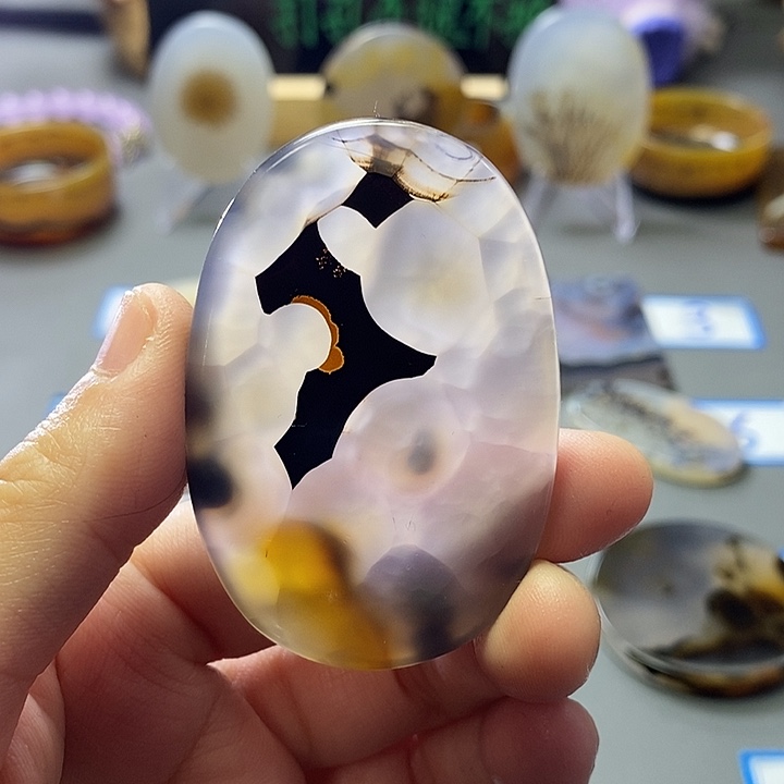 玛瑙/玉髓未镶嵌珠宝半成品151