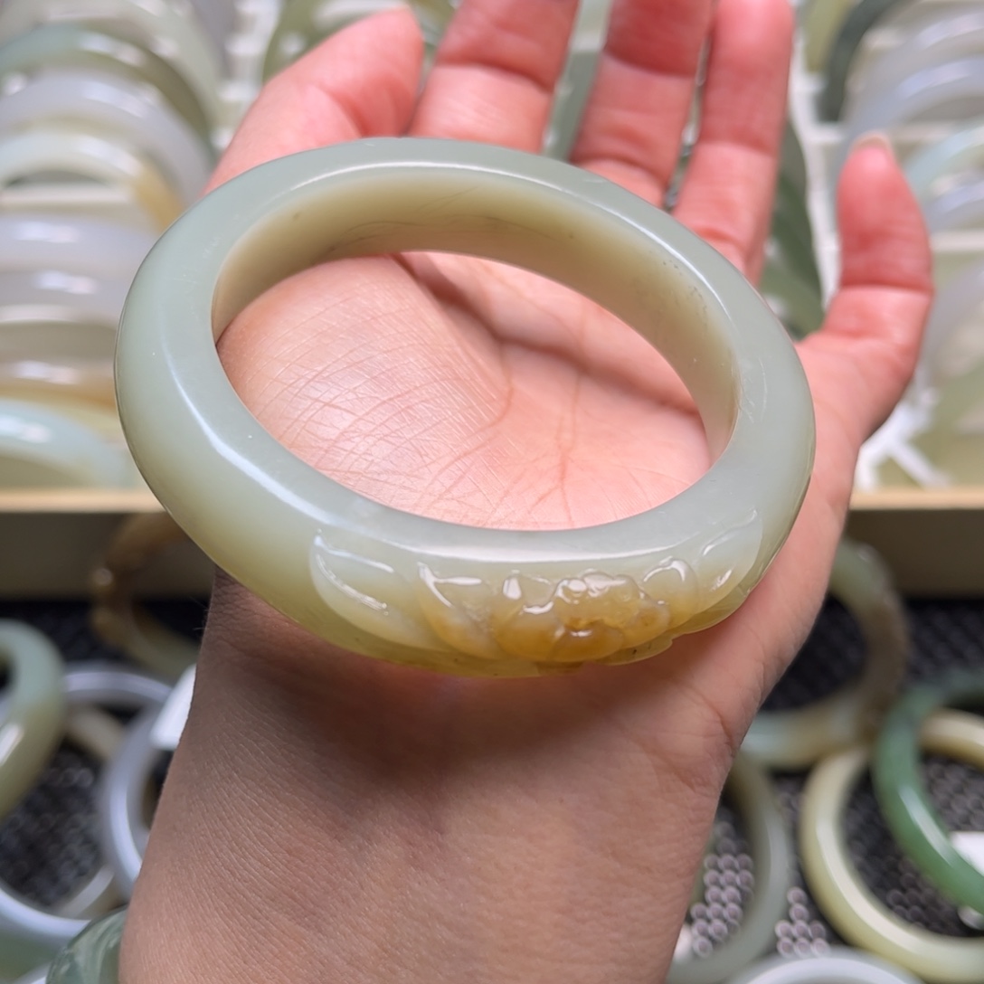 和田玉未镶嵌手镯57.8圈