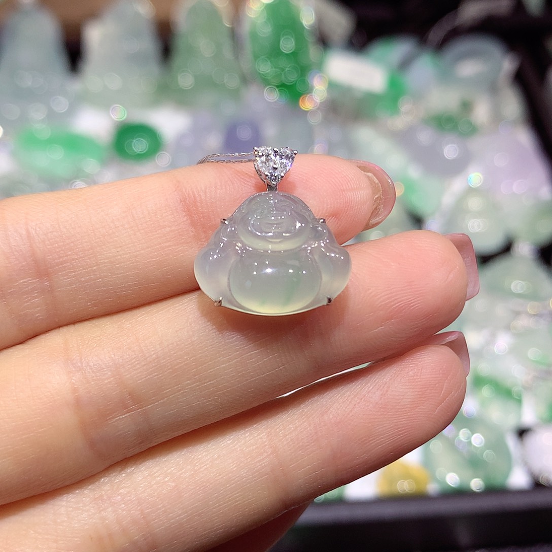 翡翠18K金镶嵌颈饰佛