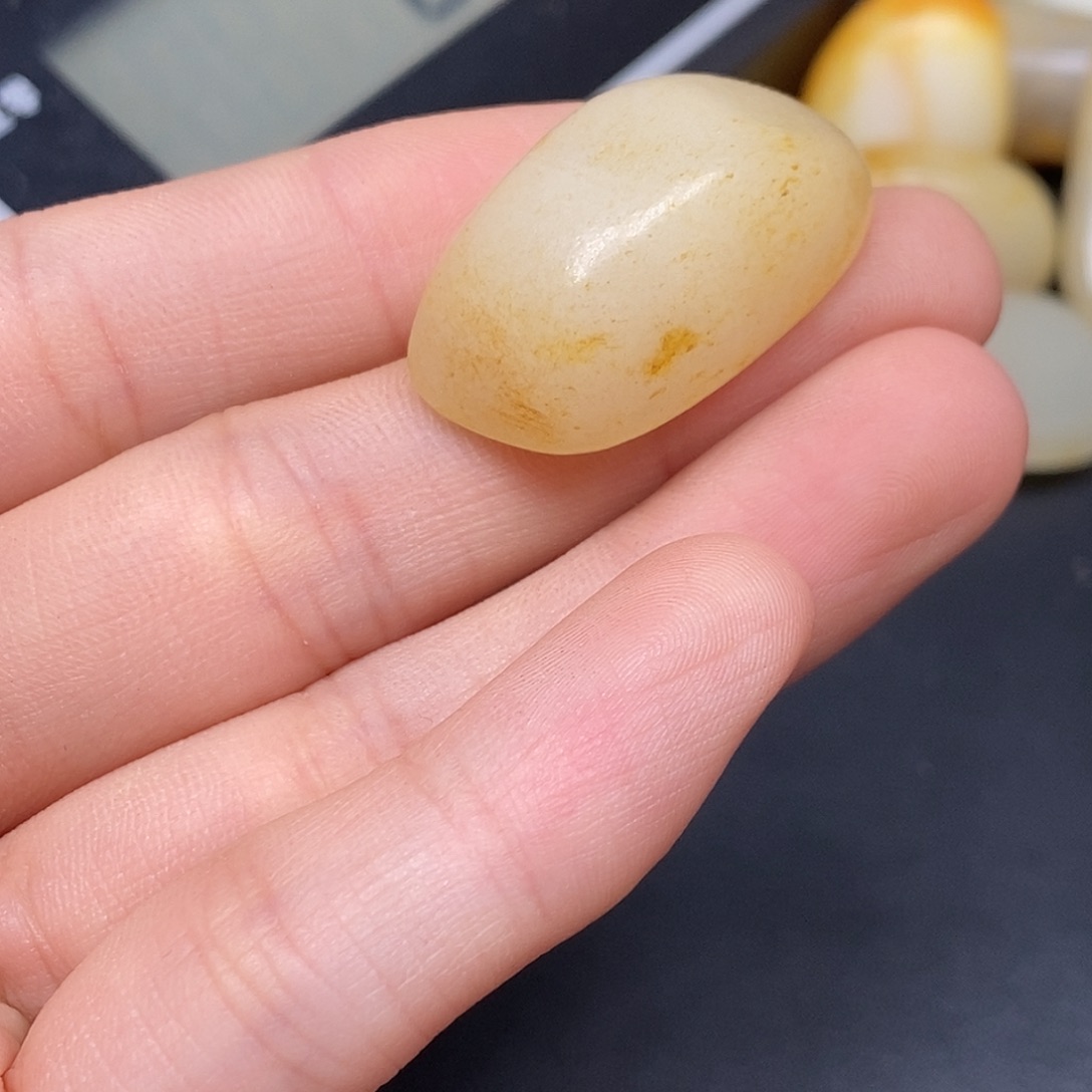 和田玉（糖玉）未镶嵌挂件