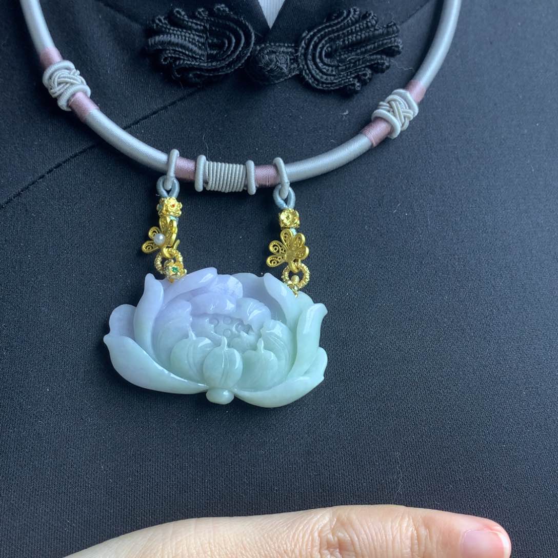 翡翠颈饰未镶嵌翡翠