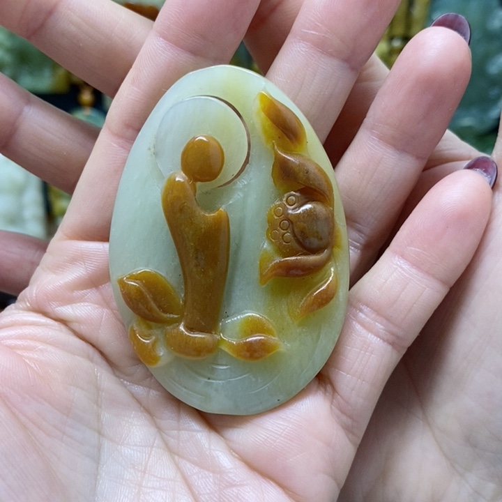 蛇纹石玉挂件未镶嵌