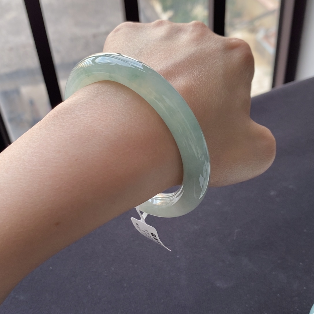 翡翠未镶嵌手镯54.1圆条晴绿飘花