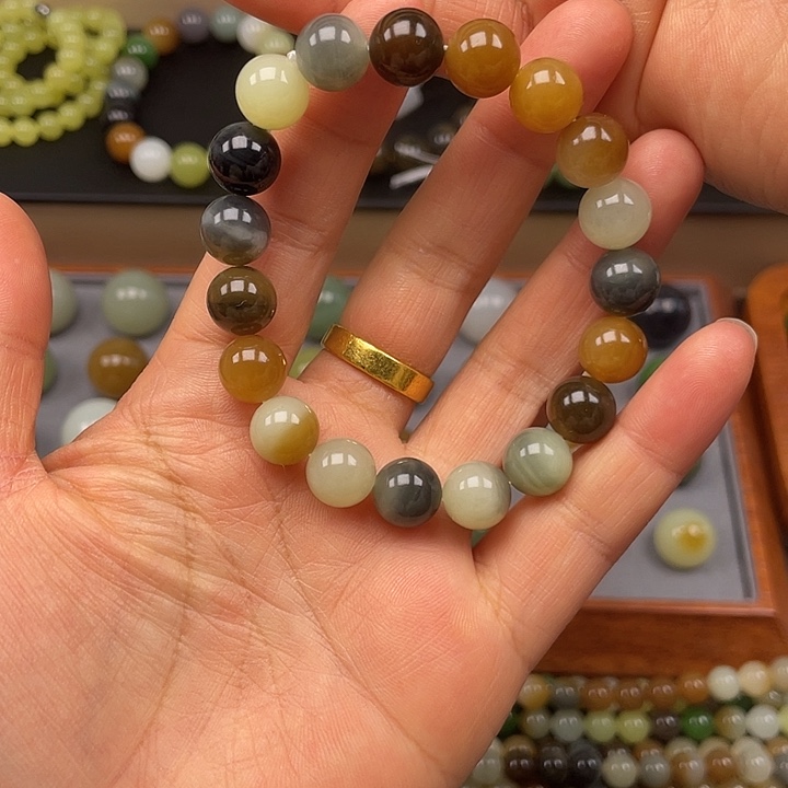 和田玉（糖玉）未镶嵌手链