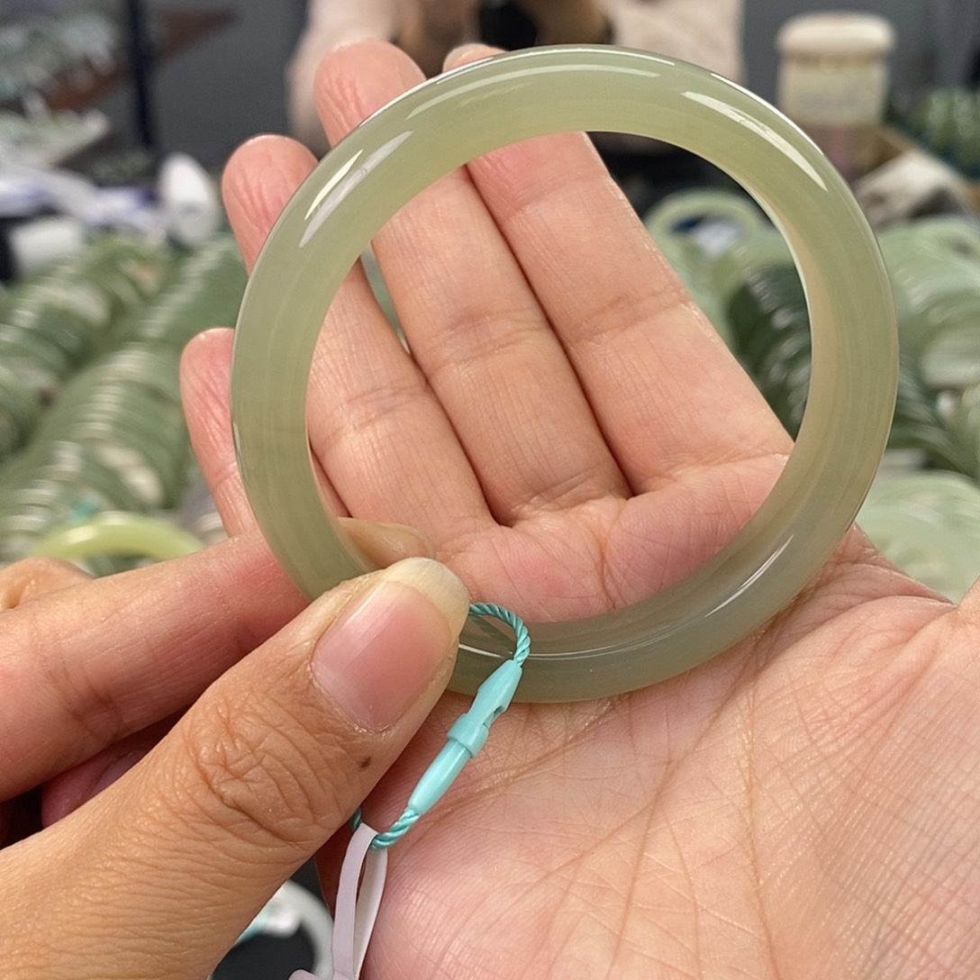 和田玉和田玉手镯53未镶嵌