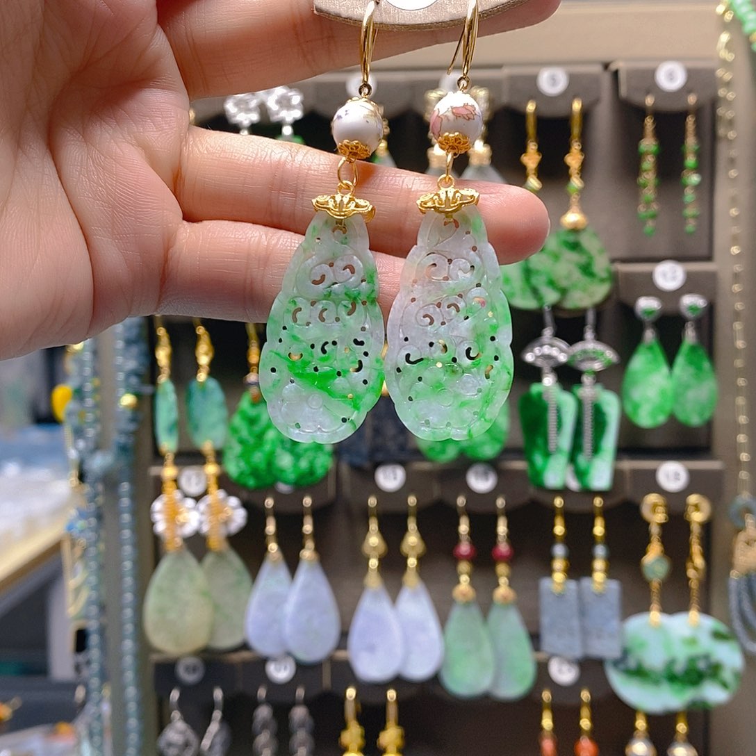 未镶嵌翡翠耳饰翡翠