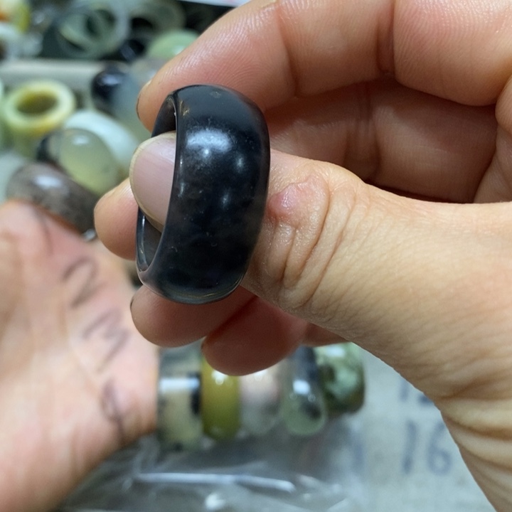 蛇纹石玉未镶嵌戒指70而*