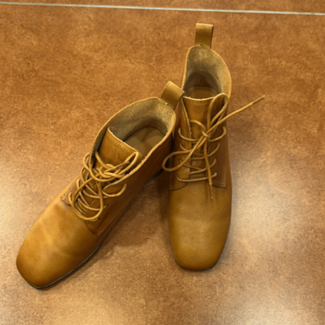 女鞋英伦风马丁靴工装靴复古经典时装靴大黄靴高帮