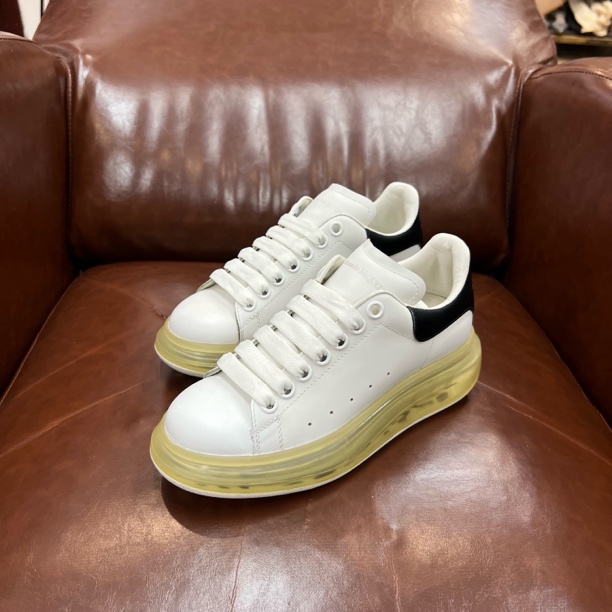 95新 Alexander McQueen/亚历山大·麦昆 气垫黑尾板鞋 36.5码无盒