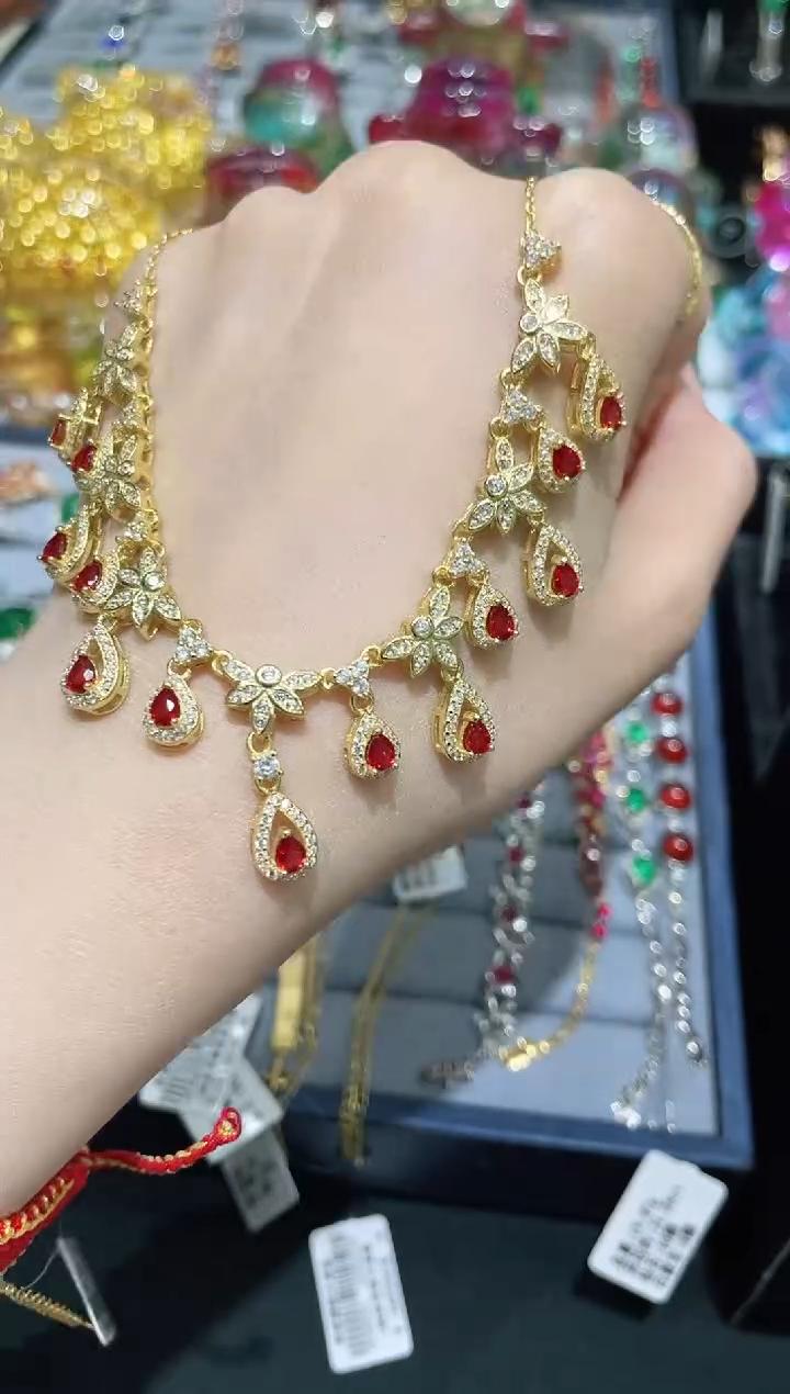 S925银镶嵌彩色蓝宝石项链