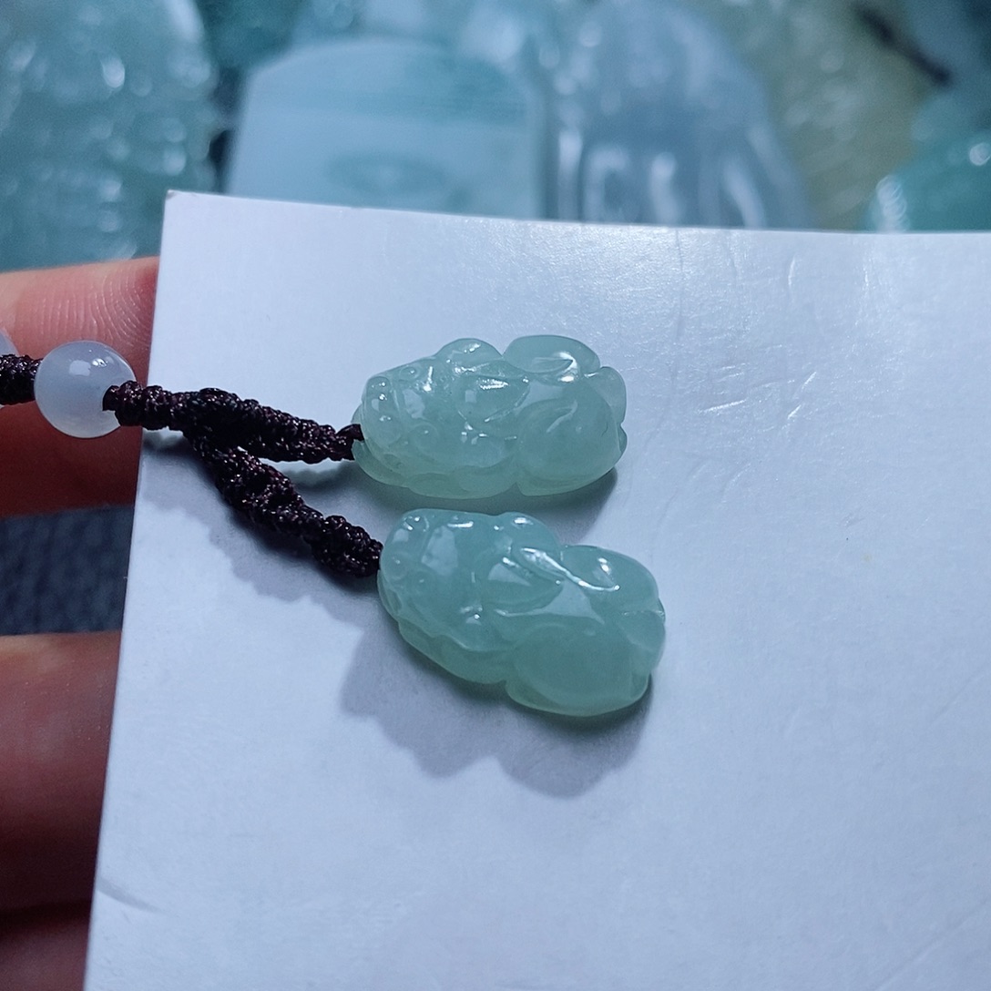 翡翠未镶嵌颈饰毛货付款后确认抛光