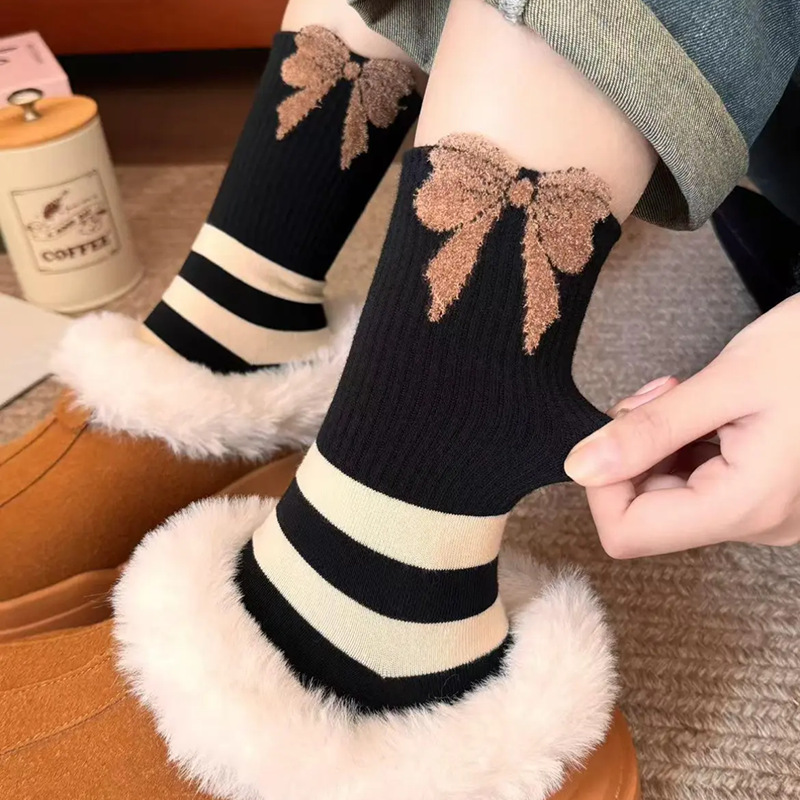 M14袜子女中筒秋冬厚款纯色外穿洋气可爱字母高腰