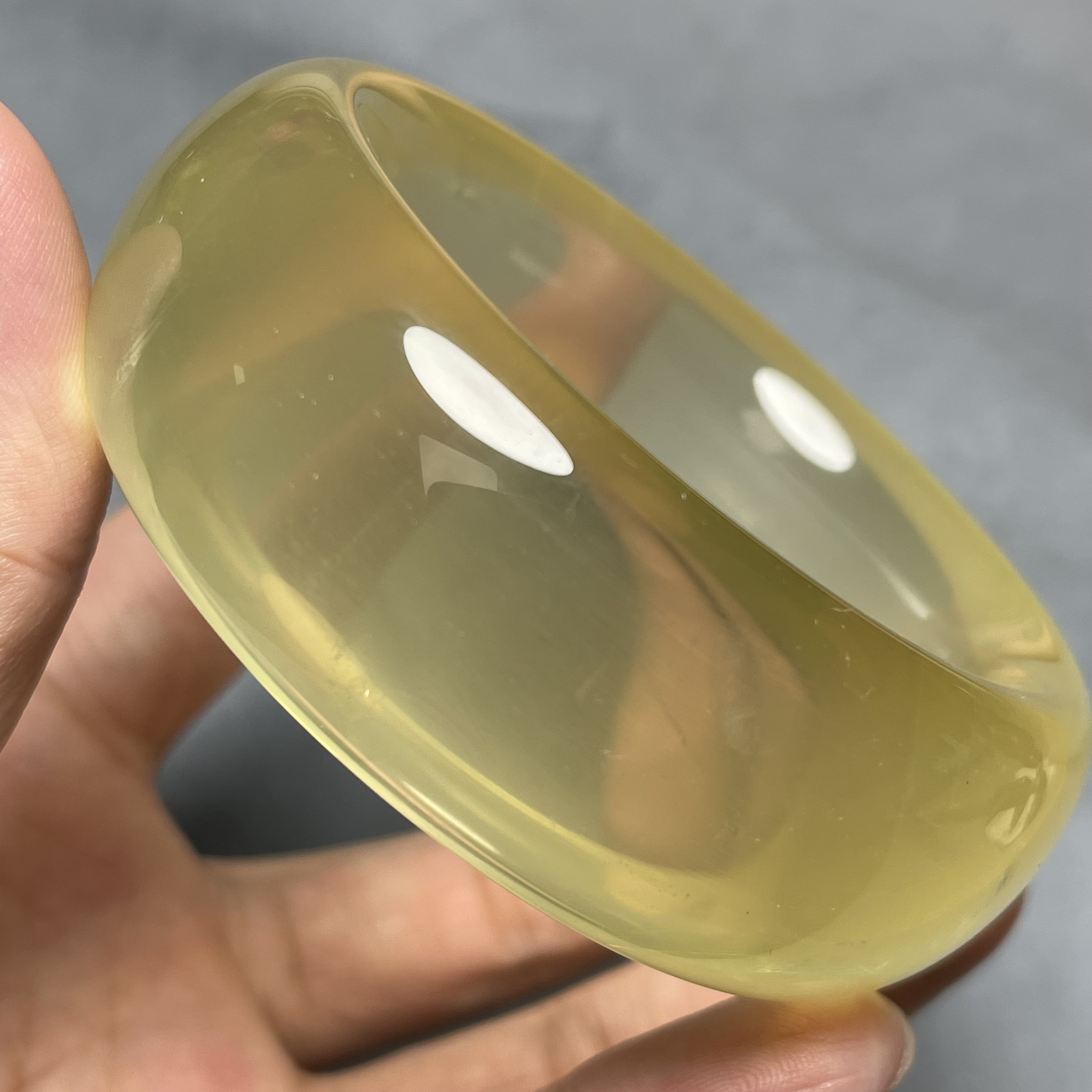 天然黄水晶手镯宽版奶黄颜色漂亮尺寸56-26.8-13一物一图