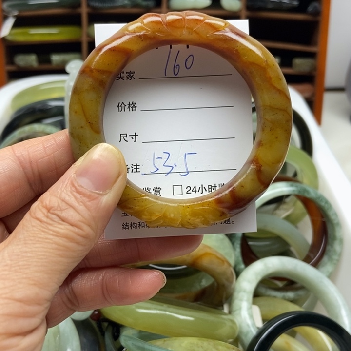 慧***来蛇纹石玉未镶嵌手镯